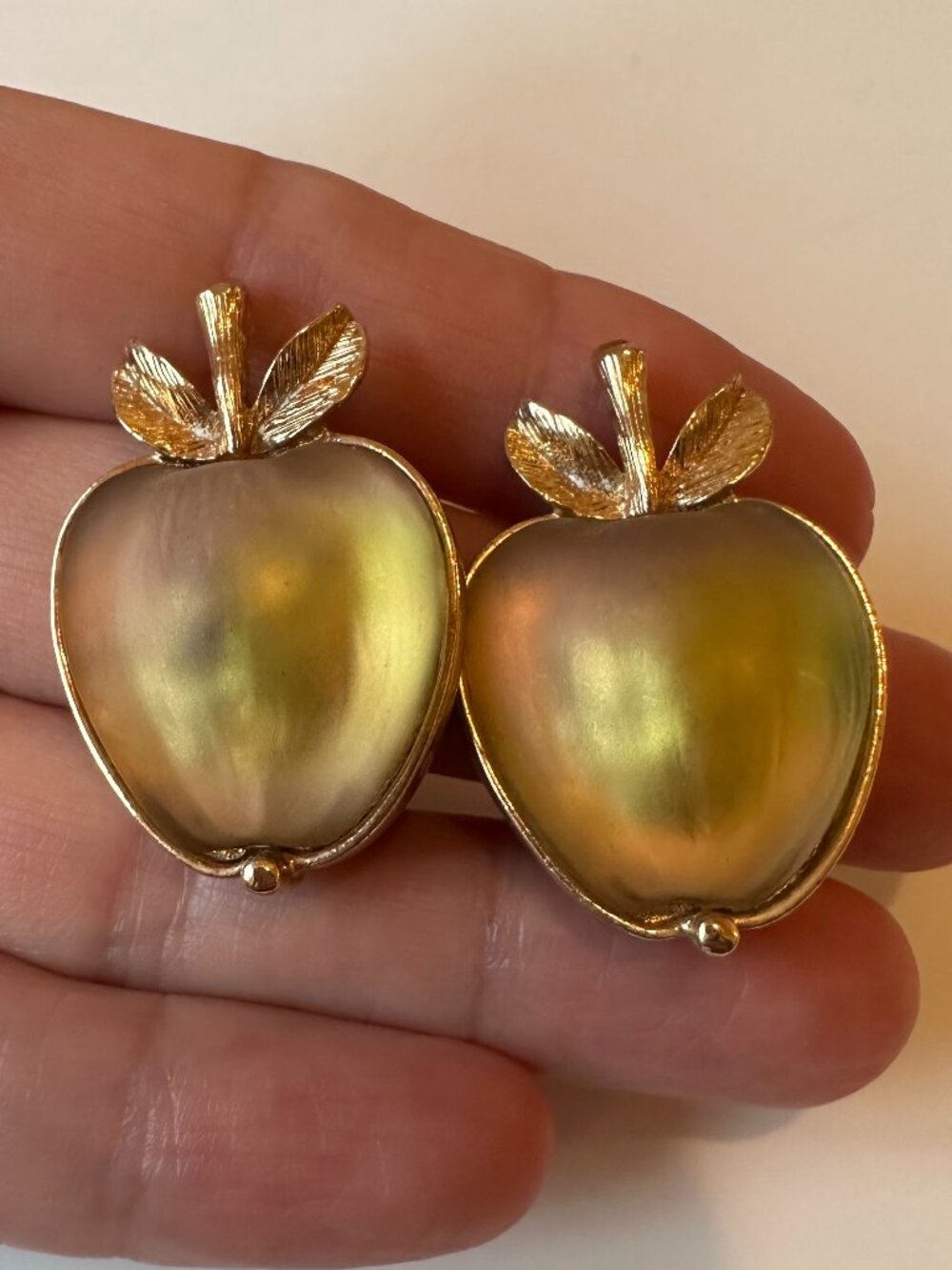 1970 Sarah Coventry Delicious Apple Clip-On Earrings Gold Tone Lucite